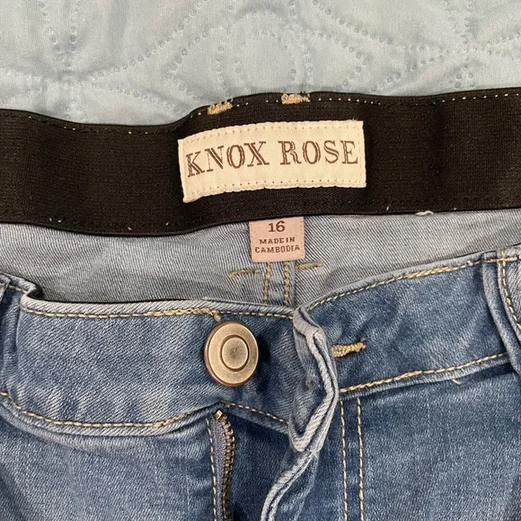 Knox Rose boot cut jeans - Picture 2 of 6